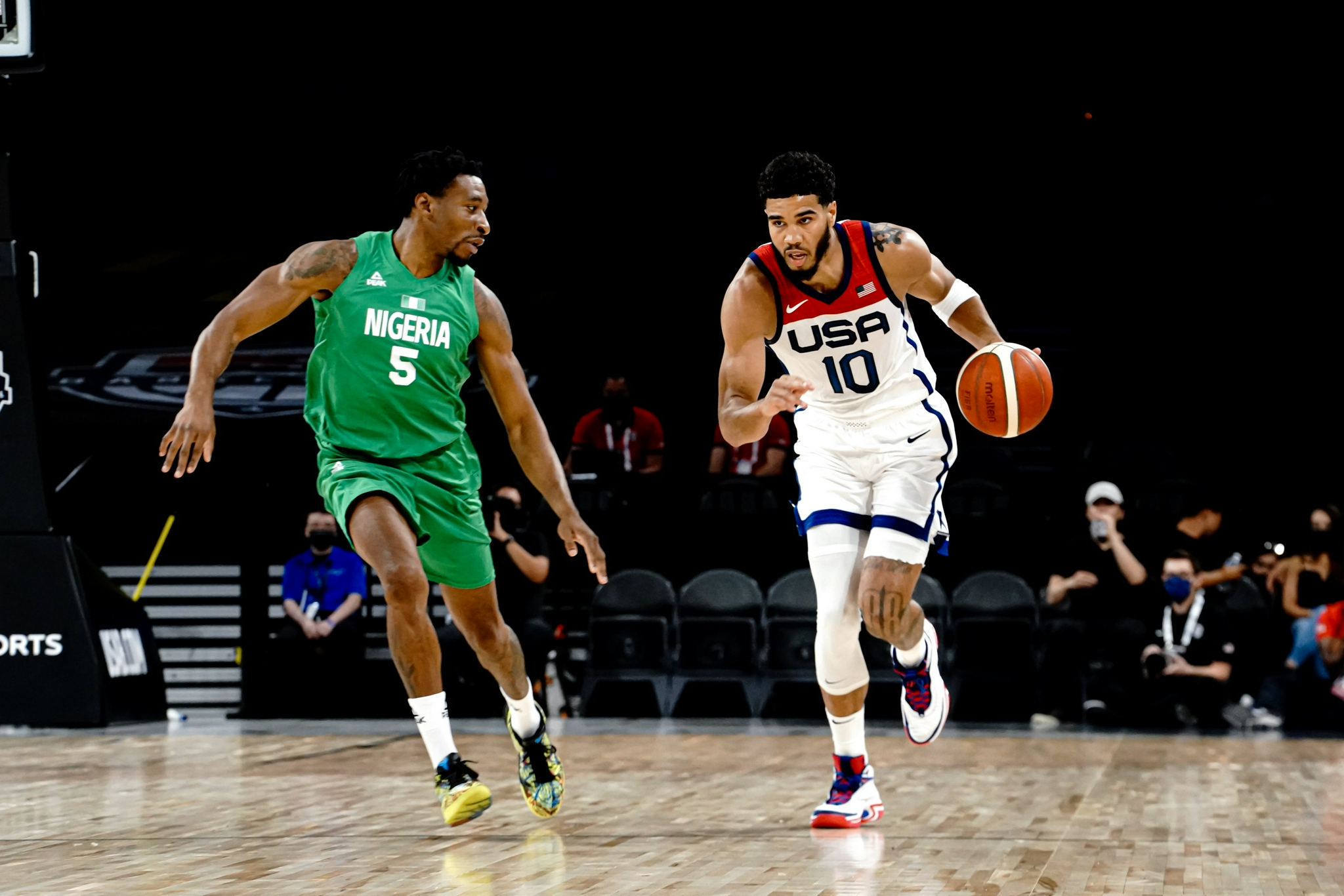 尼日利亚男篮翻盘巴西男篮,莫里斯三分雨点燃全场 尼日利亚男篮翻盘巴西男篮,莫里斯三分雨点燃全场