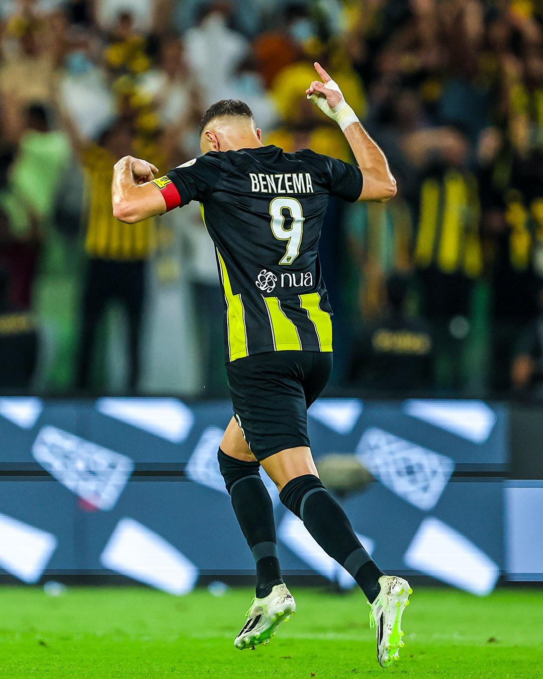 丹麦血洗秘鲁,本泽马完成帽子戏法 丹麦血洗秘鲁,本泽马完成帽子戏法