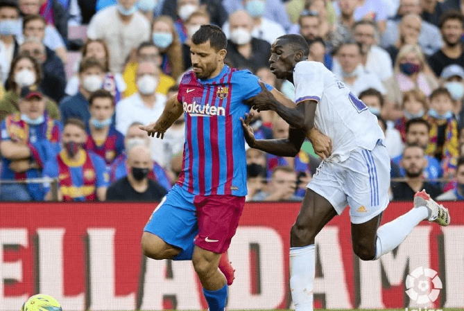 焦点大战：冰球上演巅峰碰撞的简单介绍