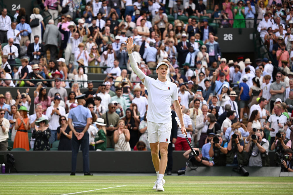 温网险胜ATP总决赛，辛纳高光表现