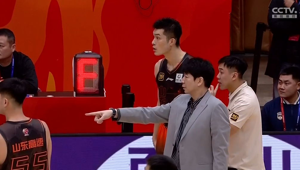 山东男篮成功赢下对手,再添一场胜利 山东男篮成功赢下对手,再添一场胜利