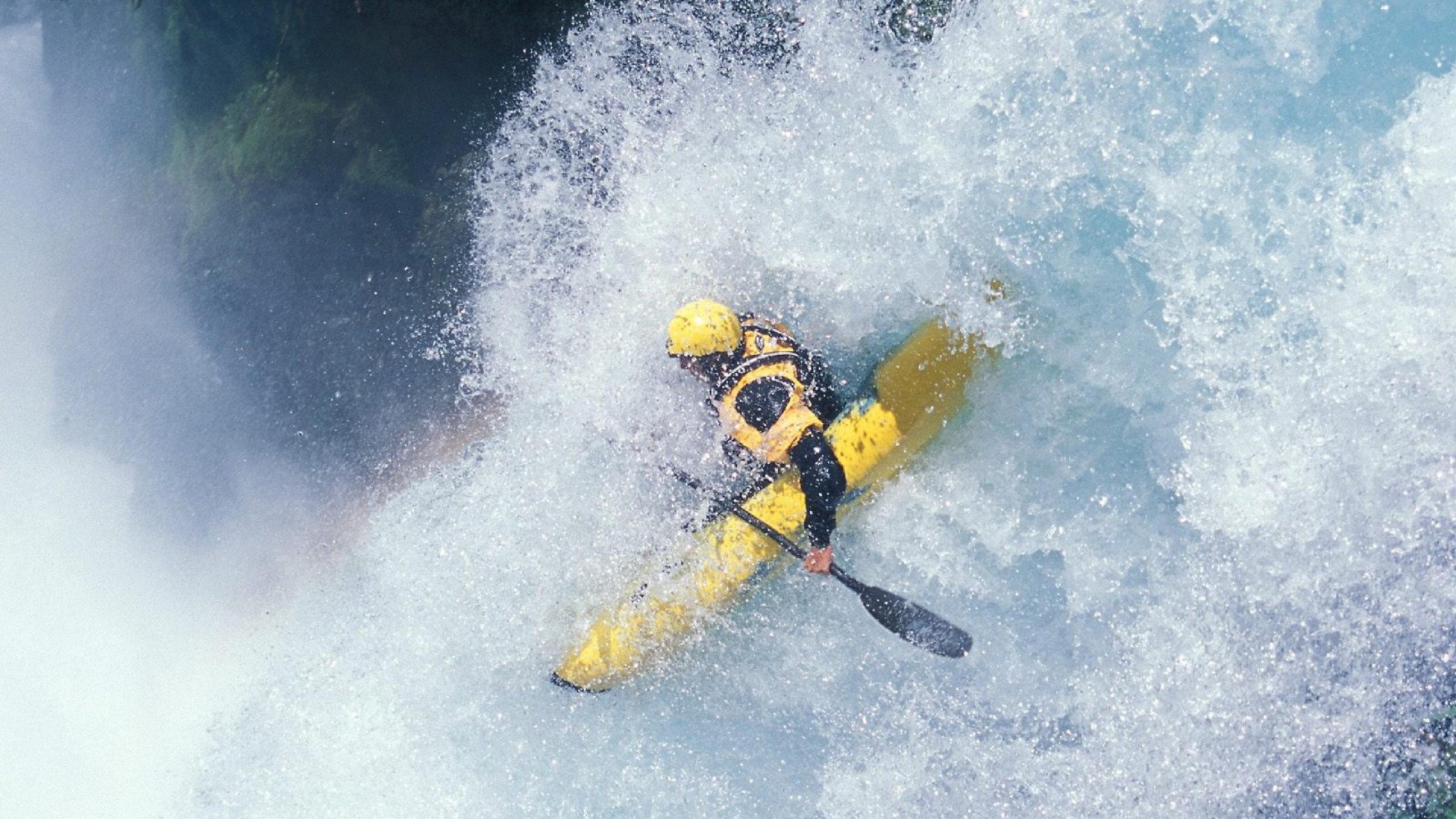 篮球之夜的两种答案，东契奇独舞与费城铁血